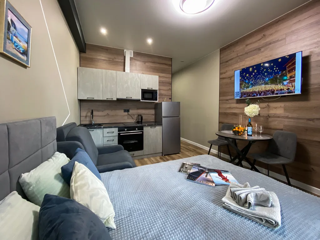 Дизайнерская студия с верандой