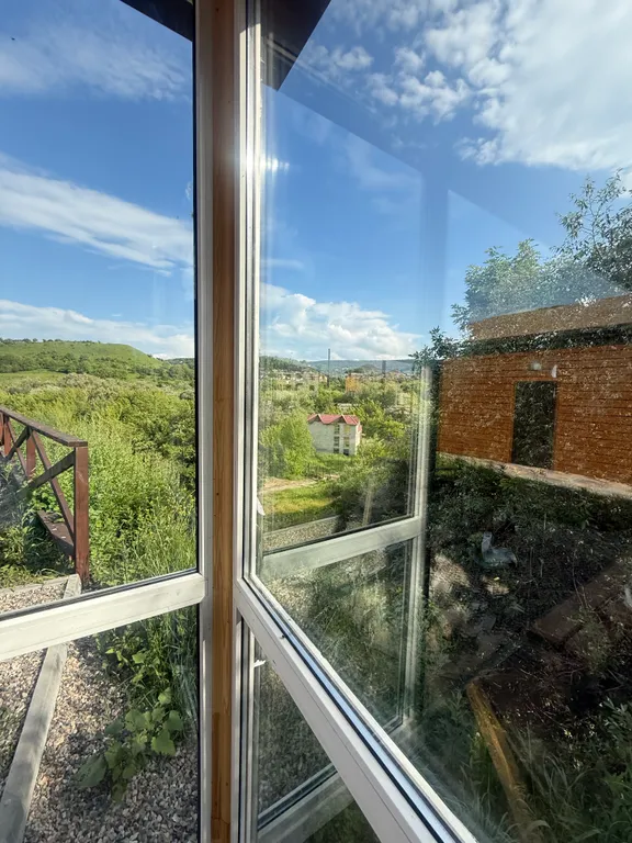 Экологичный домик у старого озера