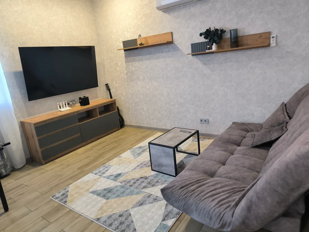 Современный коттедж в пригороде с баней и горячим чаном