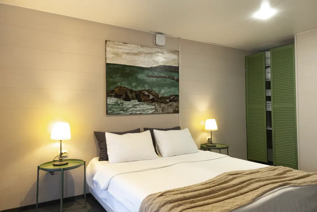 Четырехместный номер с террасой и видом на море.