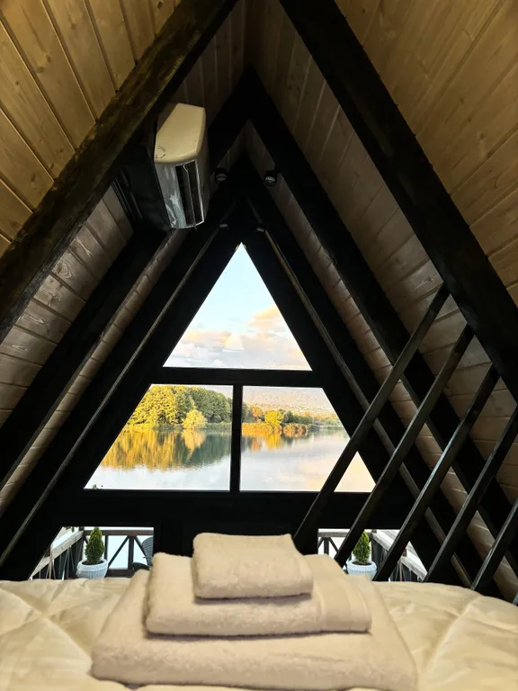 Коттедж Домик на озере А-Фрейм 2 — аренда посуточно в Сухум