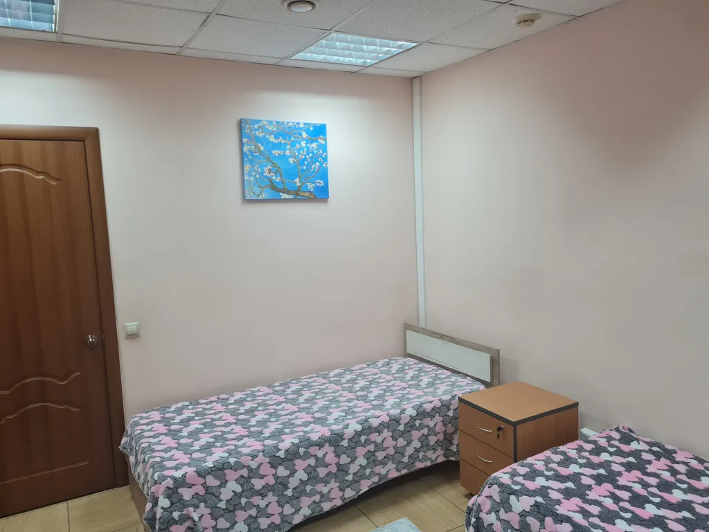 Трёхместный номер с односпальными кроватями