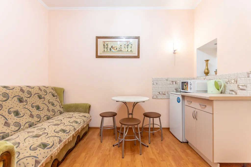 2х комнатные апартаменты в 200 метрах от моря в центое Алушты