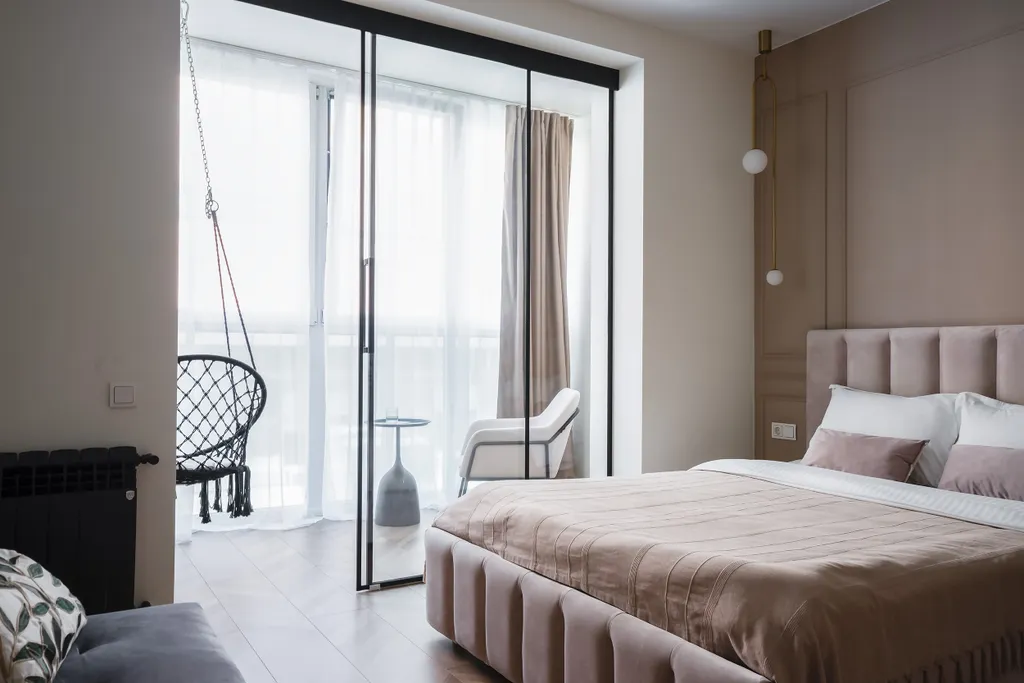 Роскошная студия Золотая с качелью и ванной