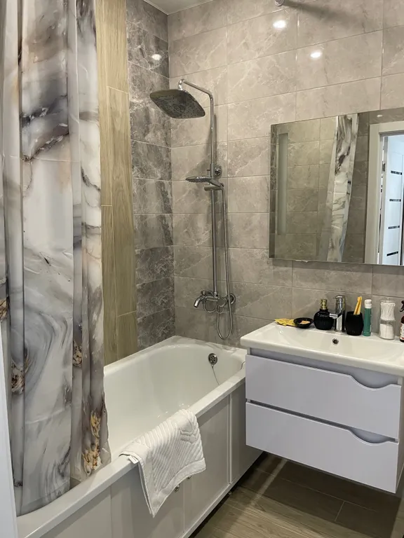 Новая уютная квартира в центре с дизайнерским ремонтом