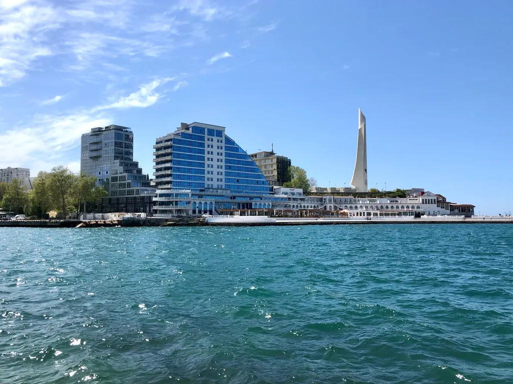 Апартаменты в центре с видом на Севастопольскую бухту