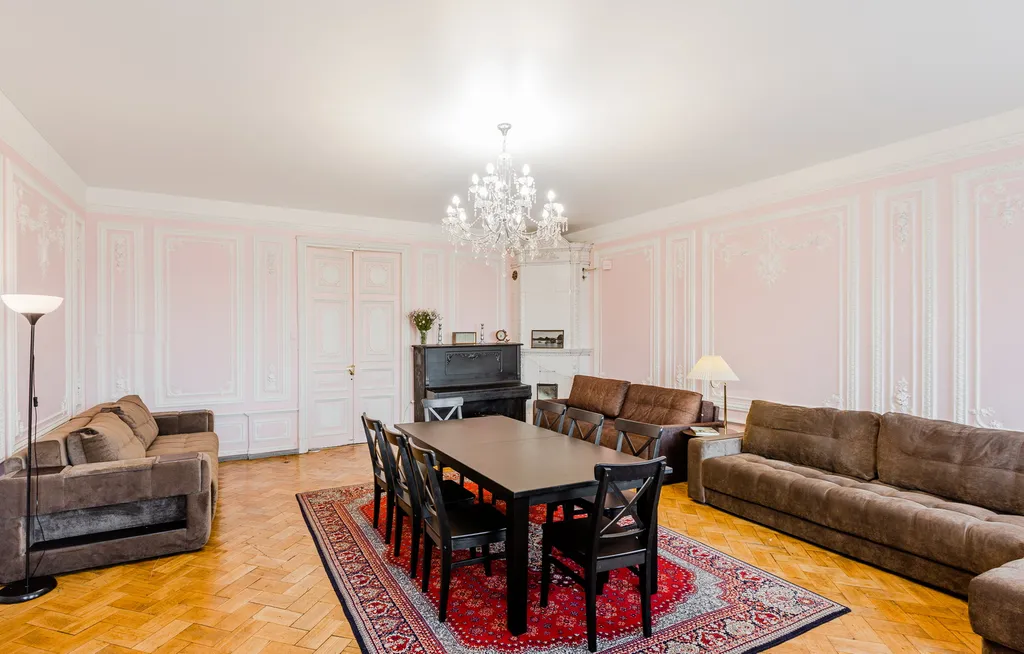 Квартира Просторная квартира с балконом в центре города — Санкт-Петербург