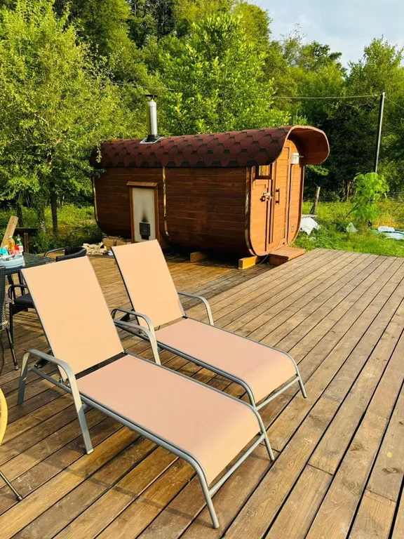 Шатер в саду