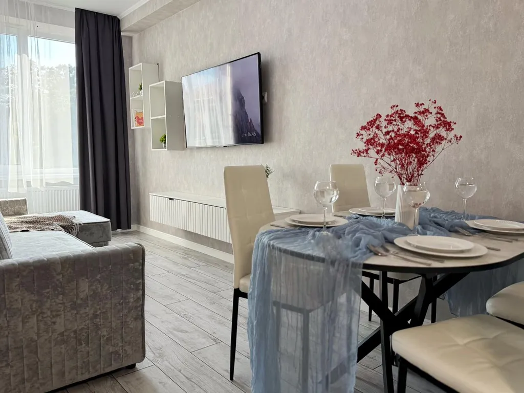 Евро-двухкомнатная квартира с видом на море Монако