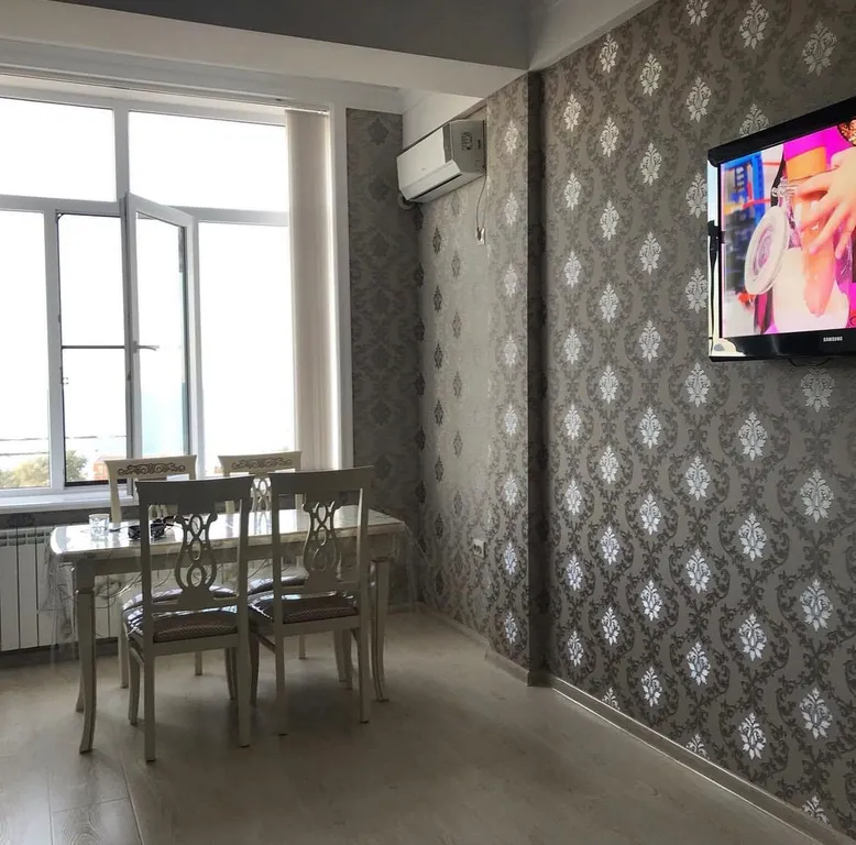 Квартира с видом на море, заводской пляж