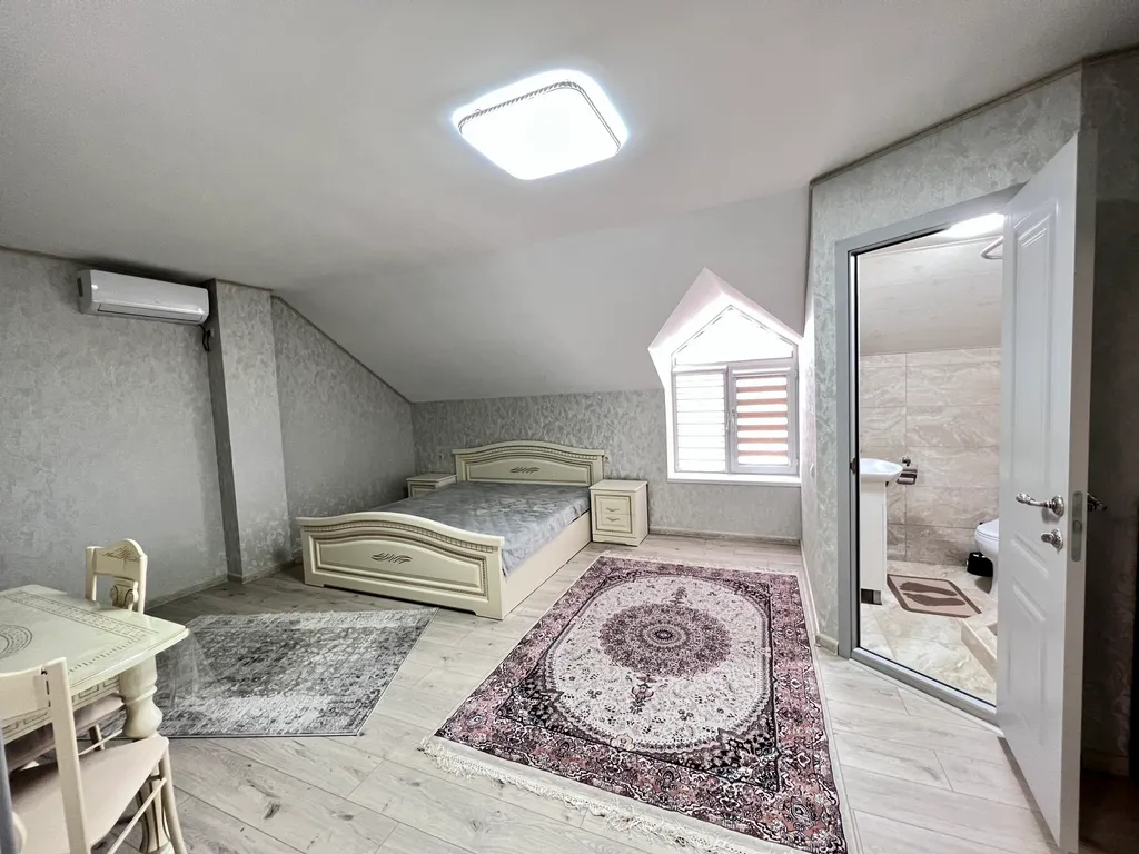 Уютный гостевой дом с видом на город и море