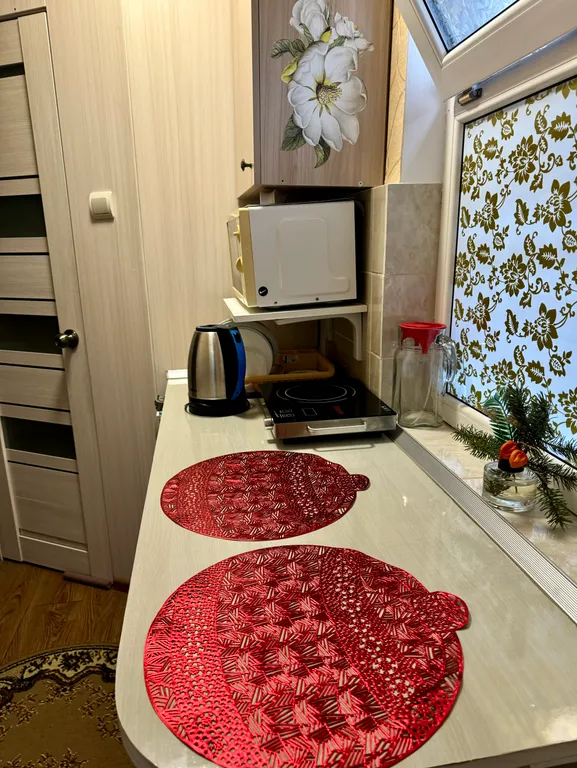 Уютная комната с отдельным входом в центре города, бюджетный вариант