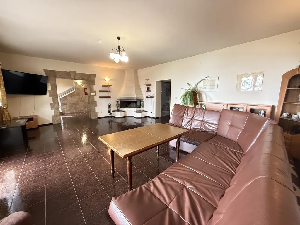 Дом с теплым бассейном у моря в Ялте