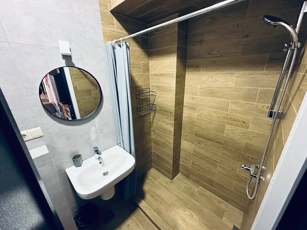 Квартира в центре Тбилиси с 1 спальней, кухней-гостиной и балконом