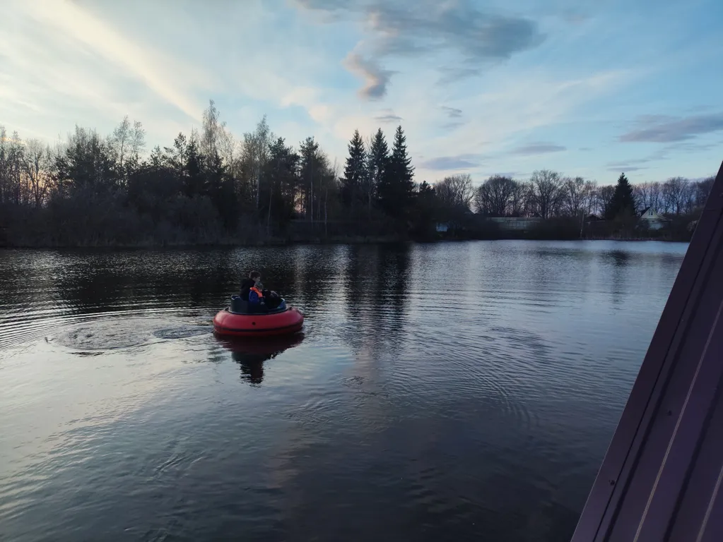 Дом на берегу озера