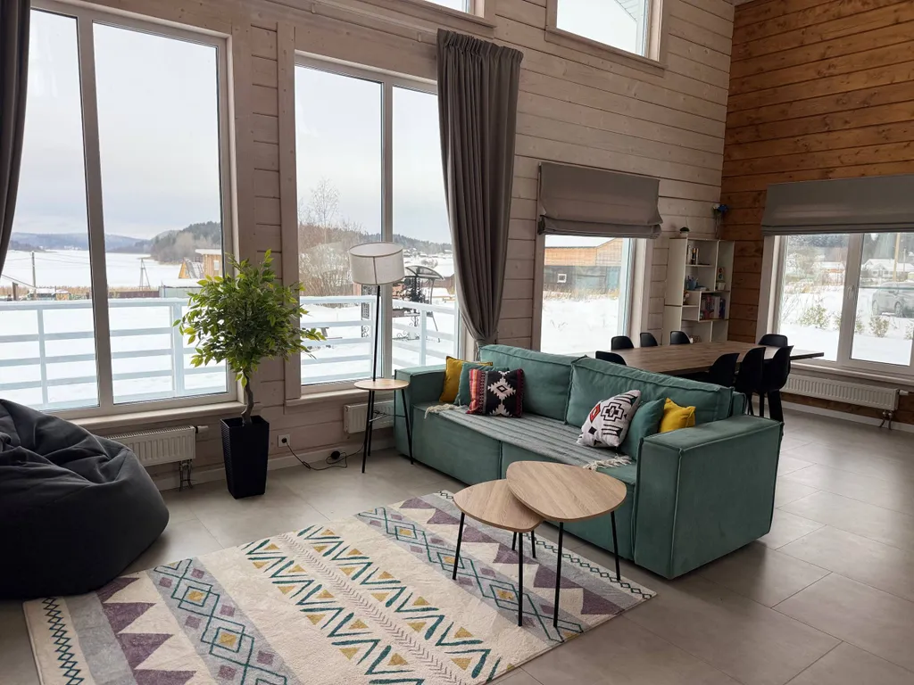 Коттедж Большой дом с видом на озеро, 3 спальнями, сауной и детской площадкой — аренда посуточно в Сортавала