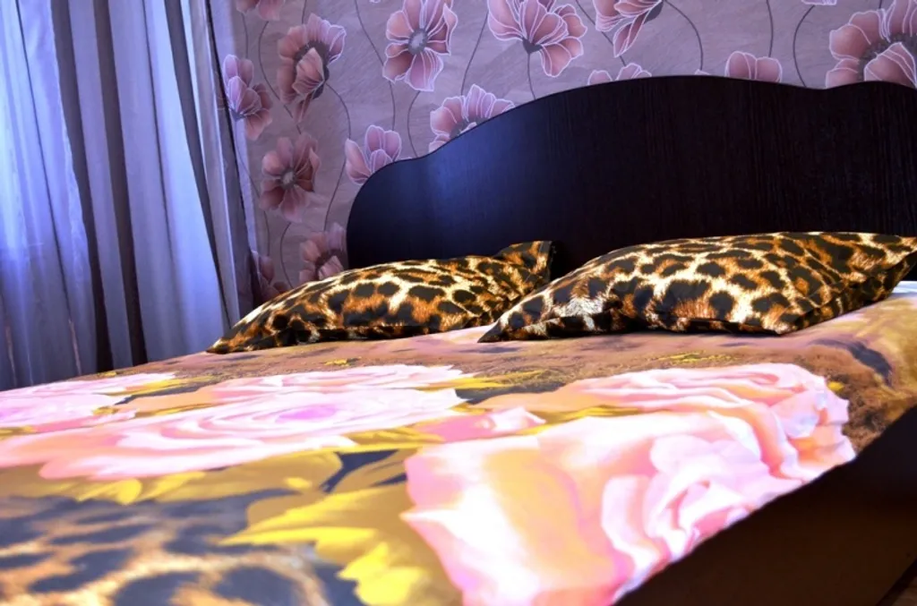 Уютная двухкомнатная квартира в центре с видом на набережную города