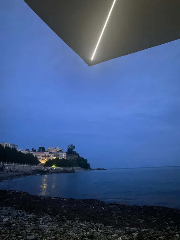 Апартамент с собственным пляжем