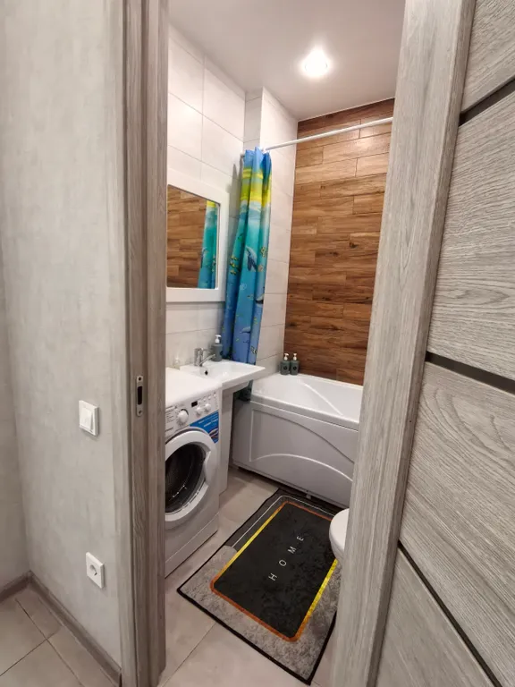 Студия с видом на город