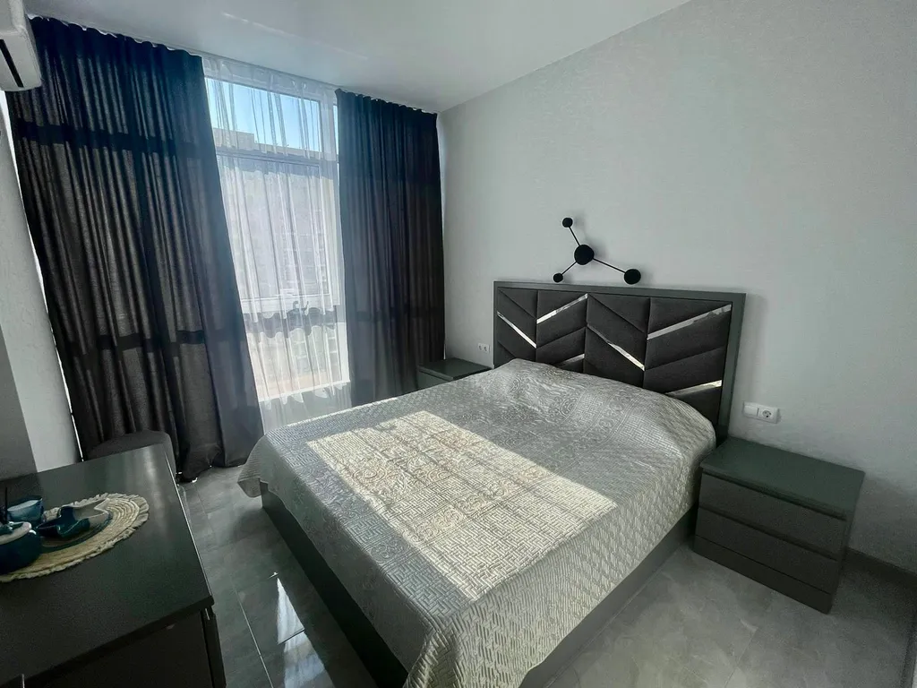 Светлая и просторная квартира — аренда посуточно в Ольгинка