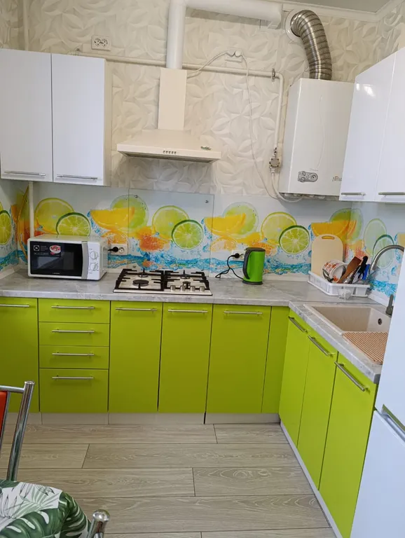 2-комнатная квартира 100 метров до моря