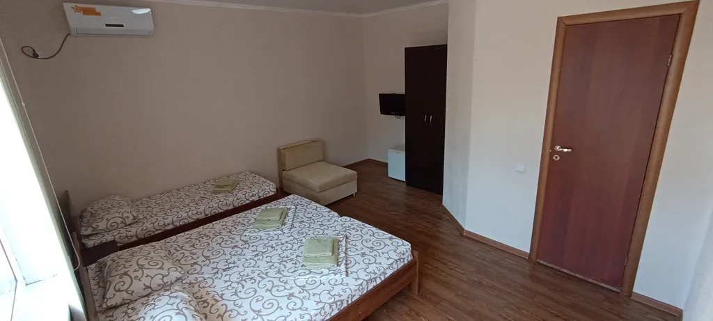 Просторный номер для семьи в небольшом уютном доме с хорошим бассейном