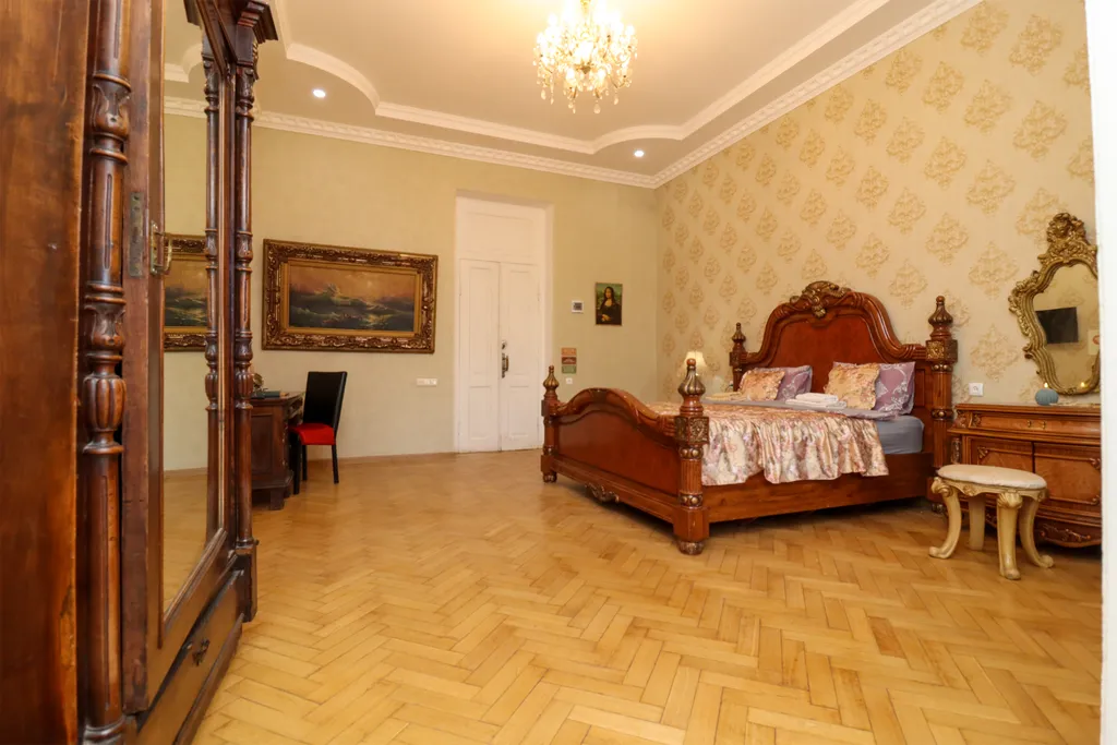 Винтажная квартира с 1 спальней в Старом Тбилиси