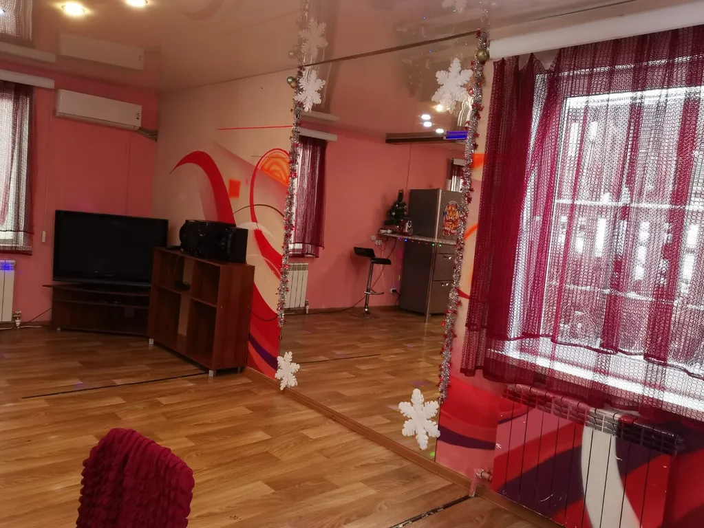 Коттедж в Красном стиле