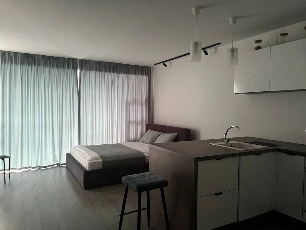 Студия на 15 этаже с современным ремонтом и потрясающим видом на город