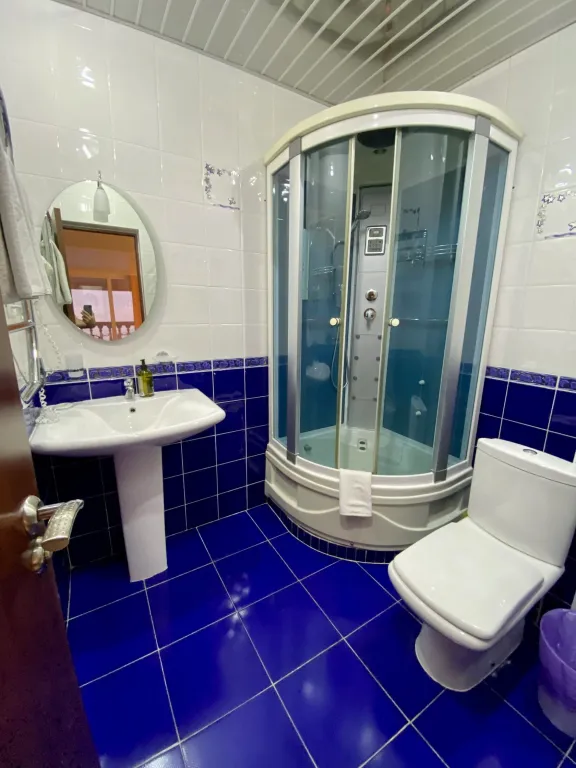 Делюкс трехместный с балконом и видом на море