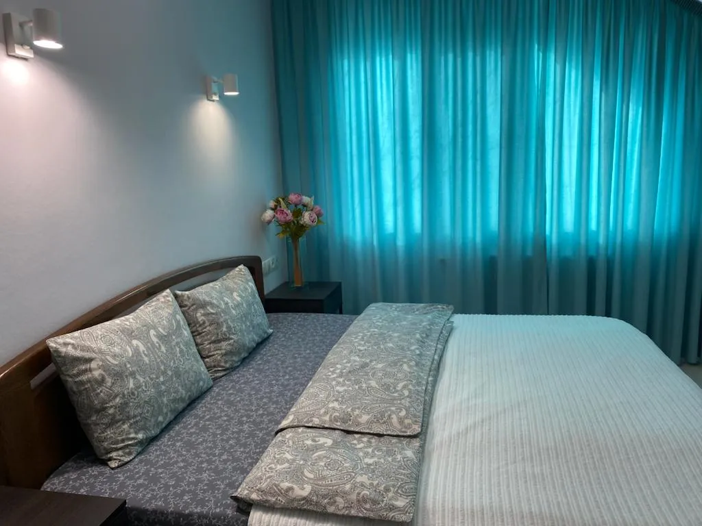 Коттедж с теплым бассейном и баней на дровах