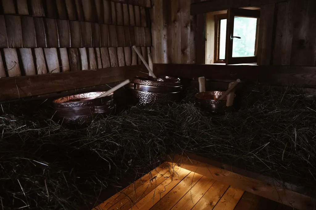 Номера у озера с баней и чаном