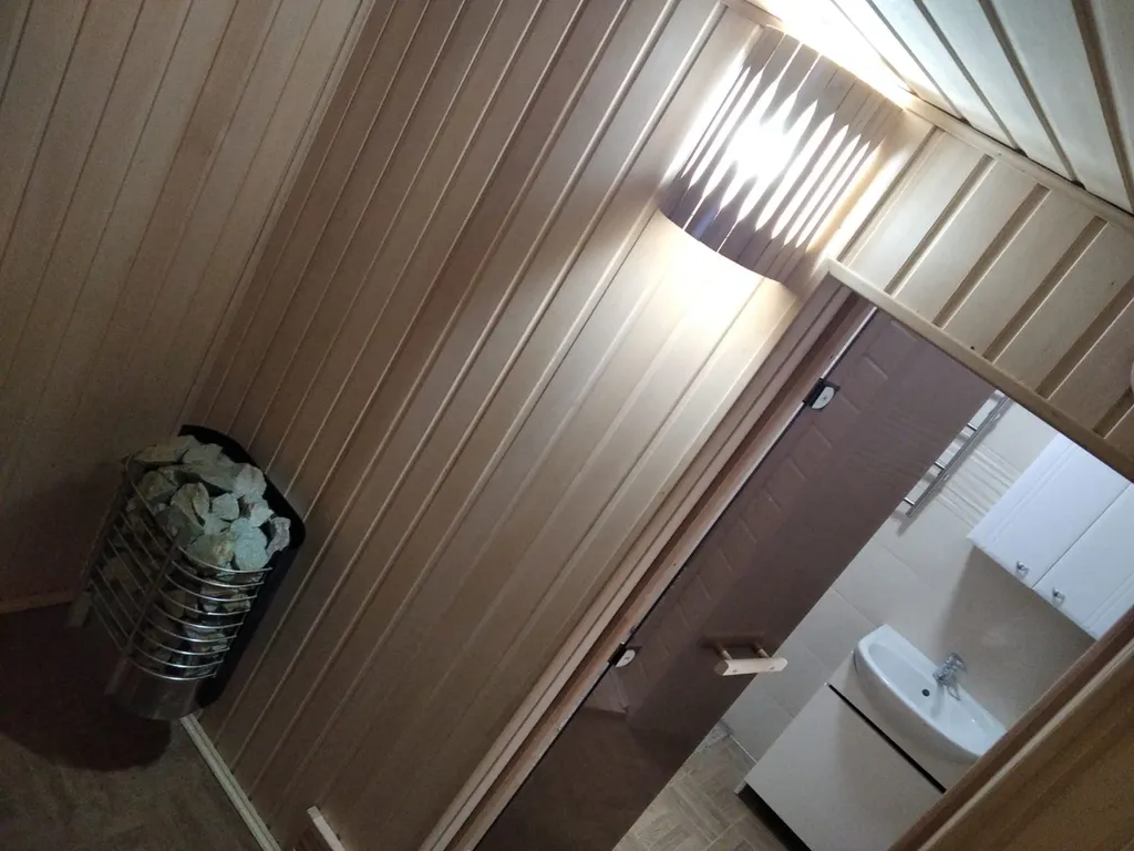 Дом и баня в окружении сказочного леса