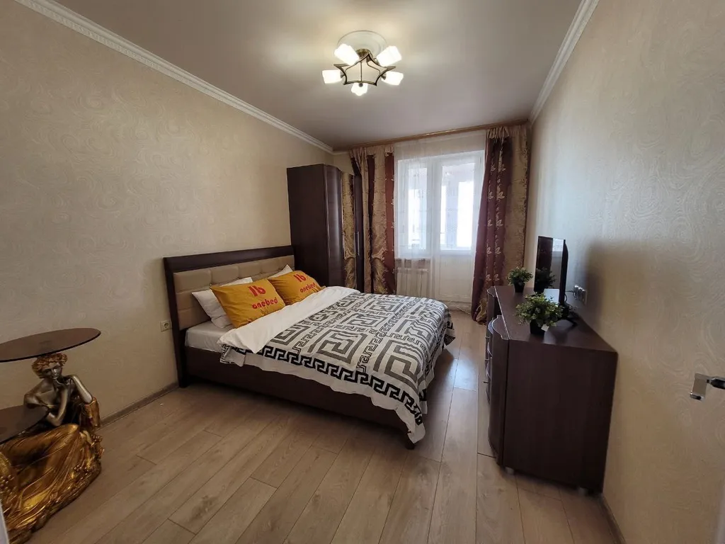 Большая трешка рядом с крокус экспо