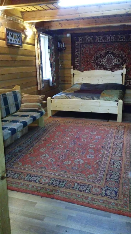 Большой коттедж на берегу озера