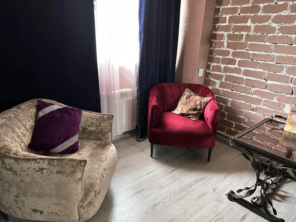 Большой дом с баней, бассейном, мангалом и парковкой