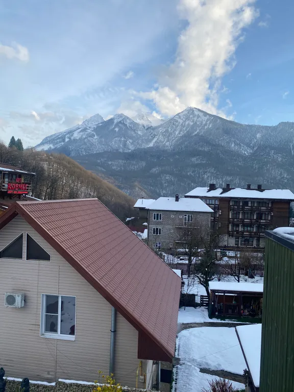 Светелка в доме Куб в кубе с видом на горы