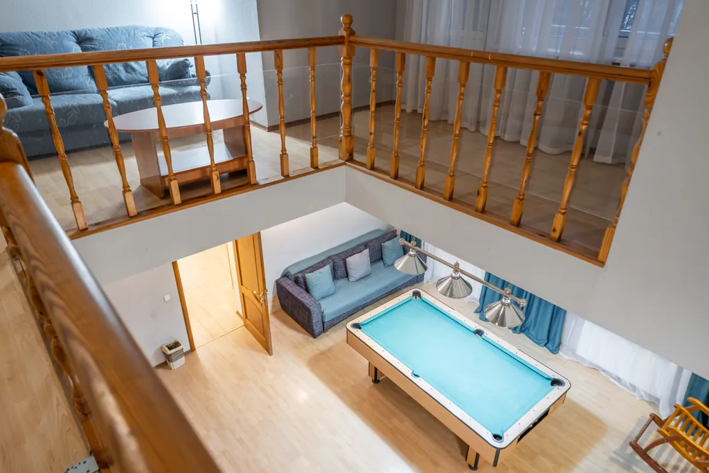 Большой коттедж с сауной