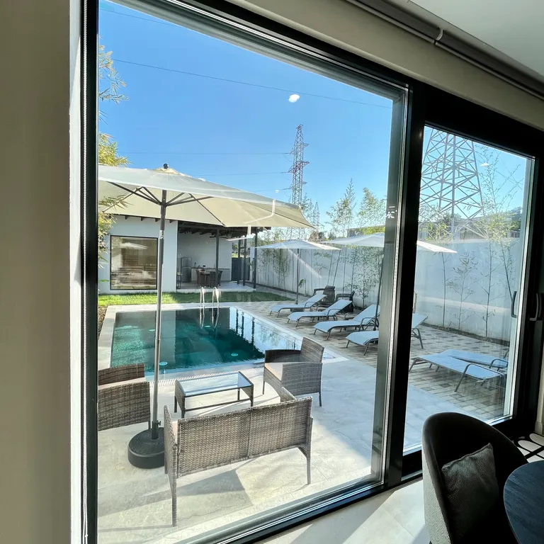 Коттедж с бассейном и баней