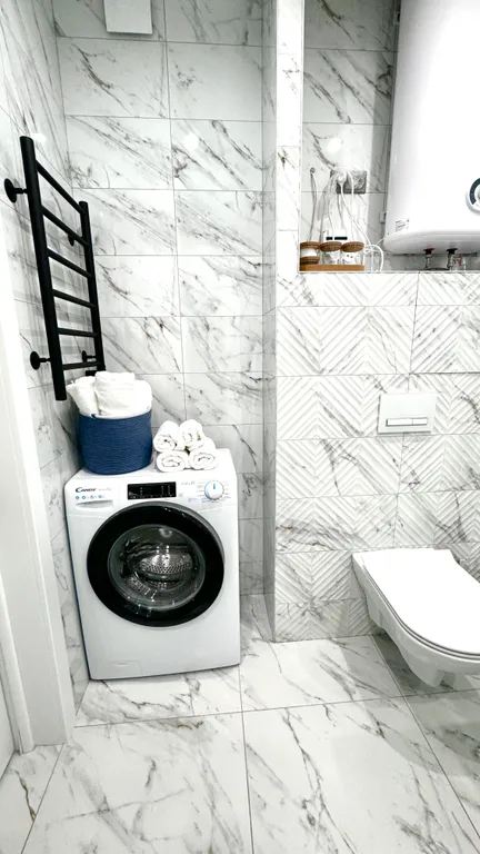 Двухкомнатная квартира с столовой на набережной с видом на Дон