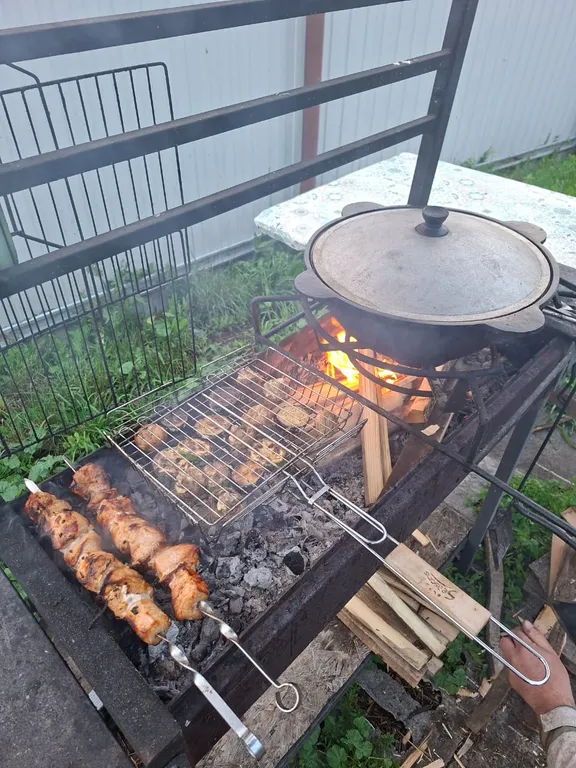 Дом с баней и панорамными окнами на первой линии