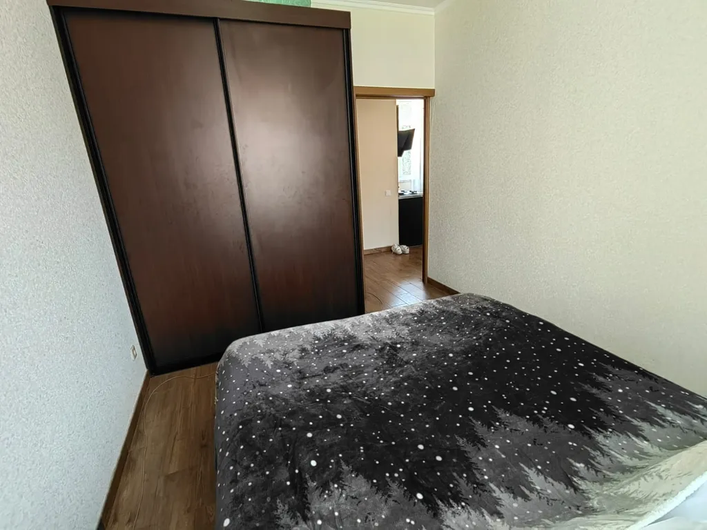 Уютная студия с отдельной спальней в тихом районе приморья