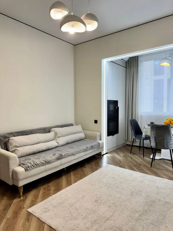 Эстетичная евродвушка рядом с Мегой