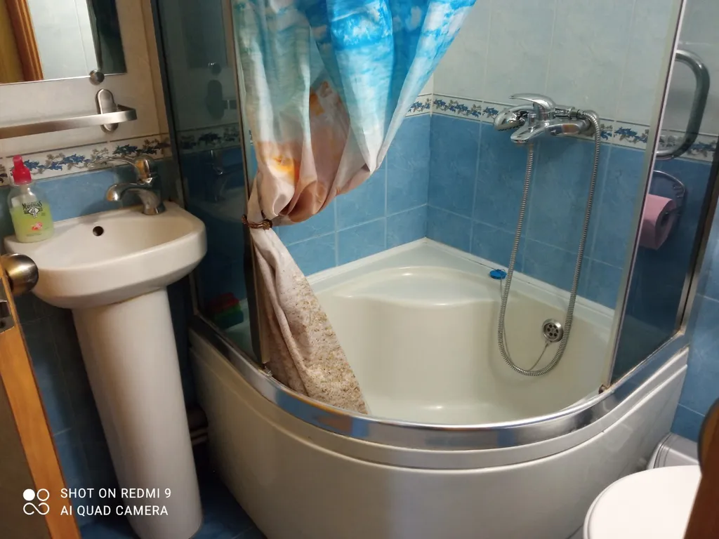 Номер на берегу моря