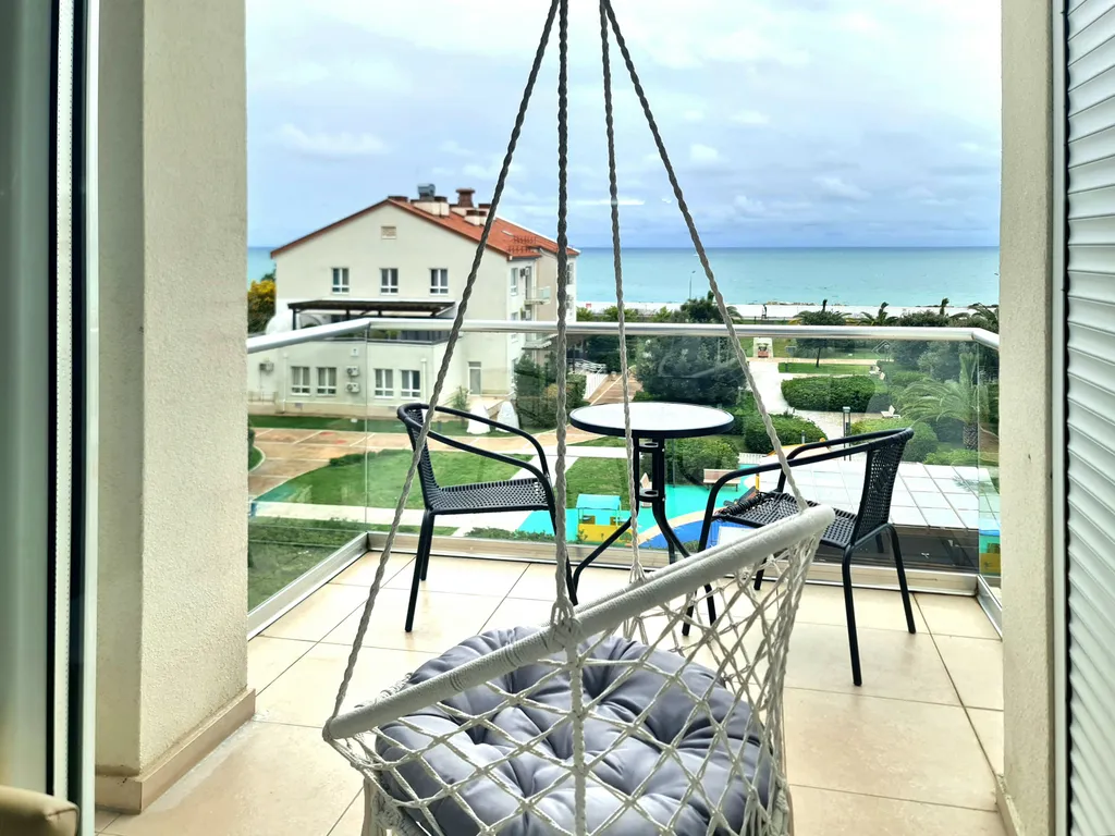 Студия с видом на горы, море и олимпийские объекты