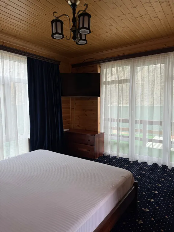 Коттедж с бассейном и парной и видом на Сулакский каньон