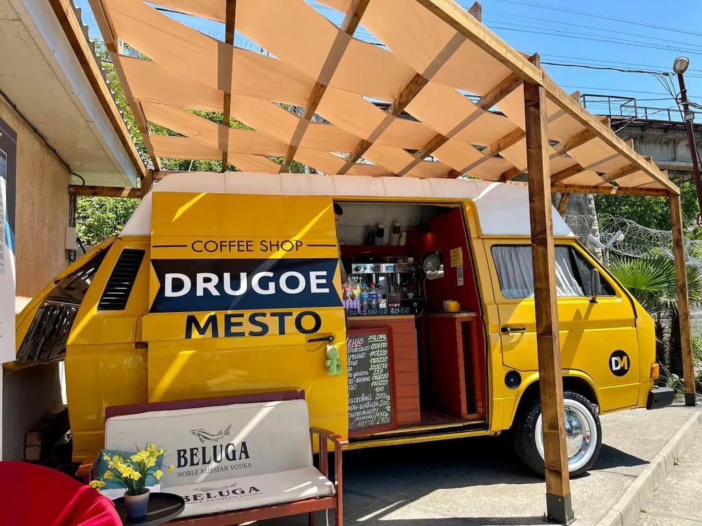 Просторная квартира с балконом рядом с морем