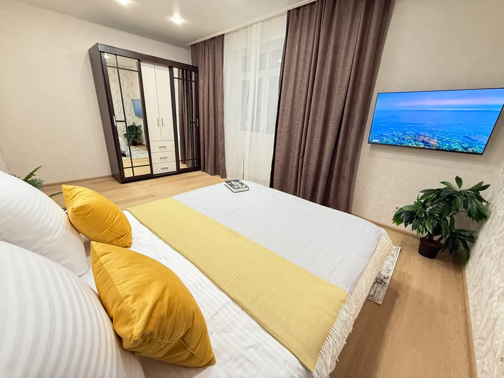 Новая однокомнатная у ТЦ Тополь