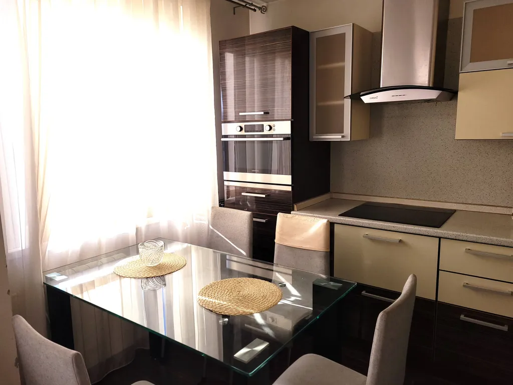 Квартира 2-комнатная квартира Home Time Apart для 5 гостей у Луговой площади — Владивосток