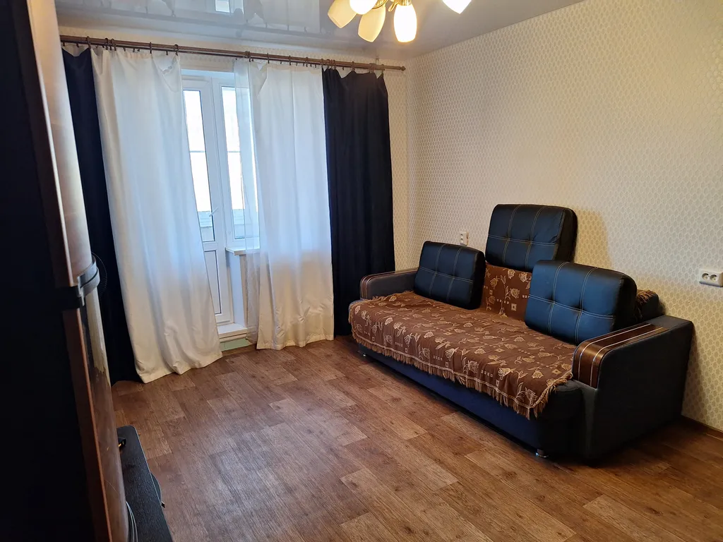 Квартира Уютная 2-х комнатная квартира в тихом спокойном районе — Тихвин